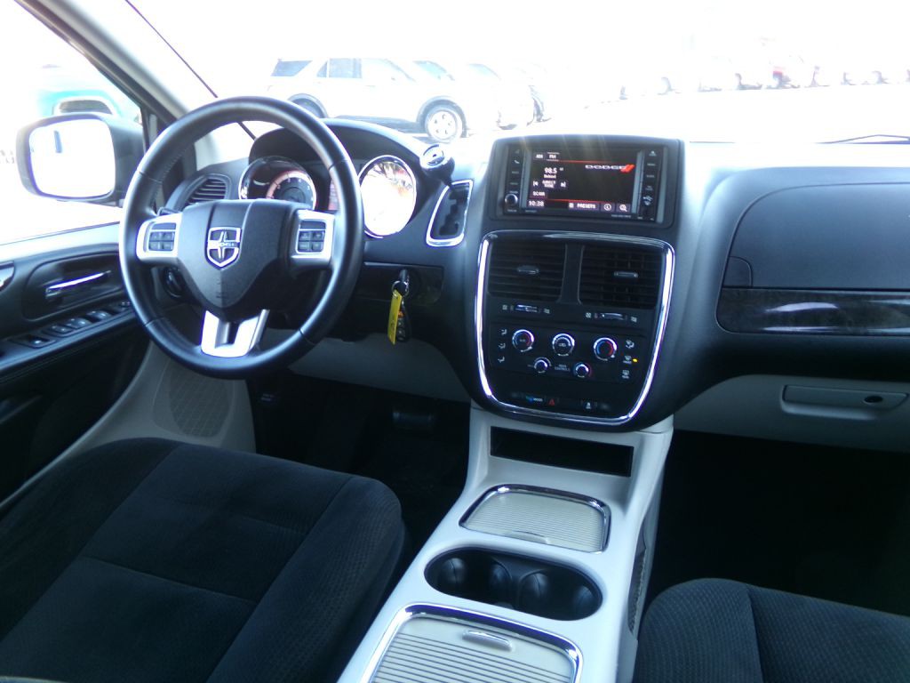 2016 Dodge Grand Caravan Image 38