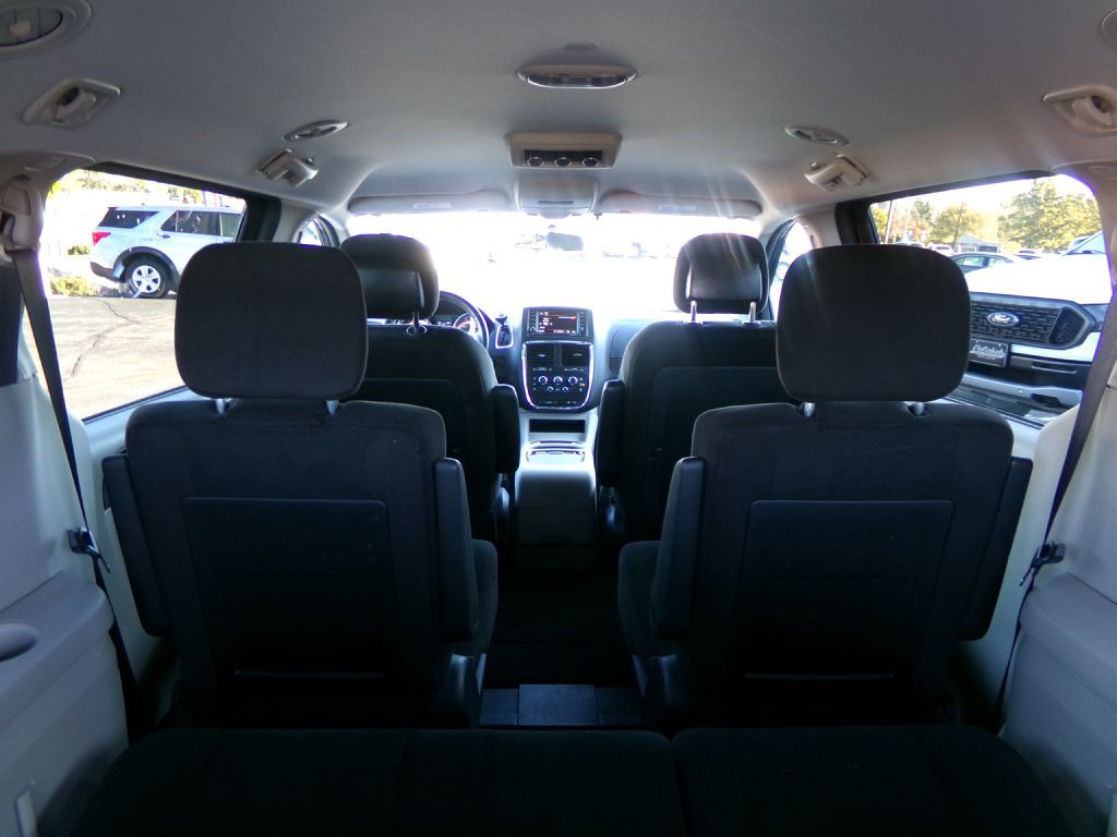 2016 Dodge Grand Caravan Image 41