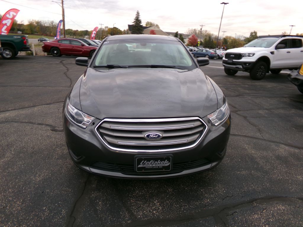 2016 Ford Taurus Image 4