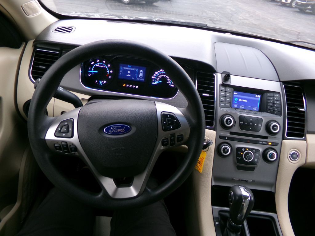 2016 Ford Taurus Image 14