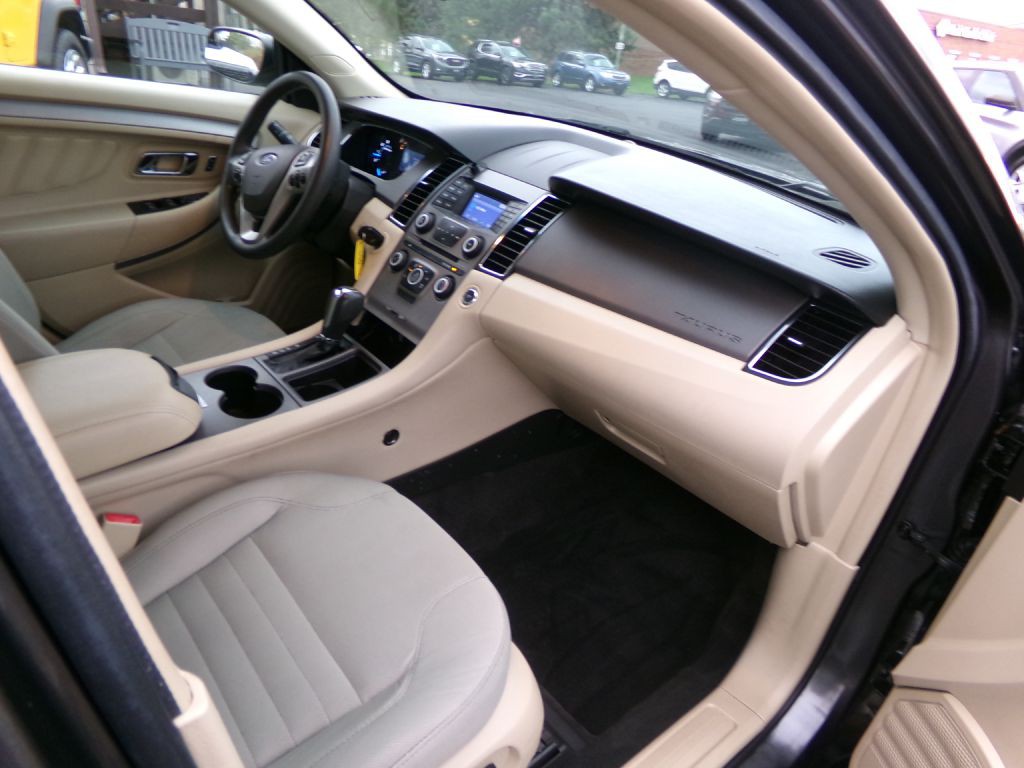 2016 Ford Taurus Image 31