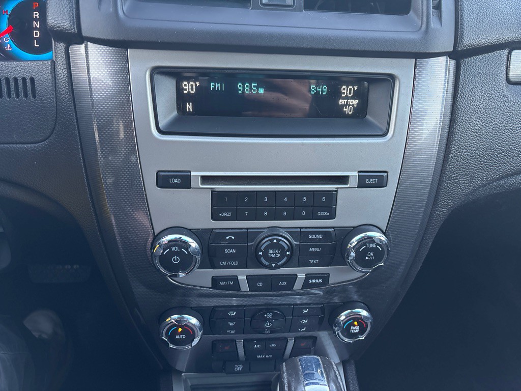 2011 Ford Fusion Image 16