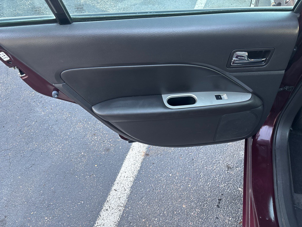 2011 Ford Fusion Image 24