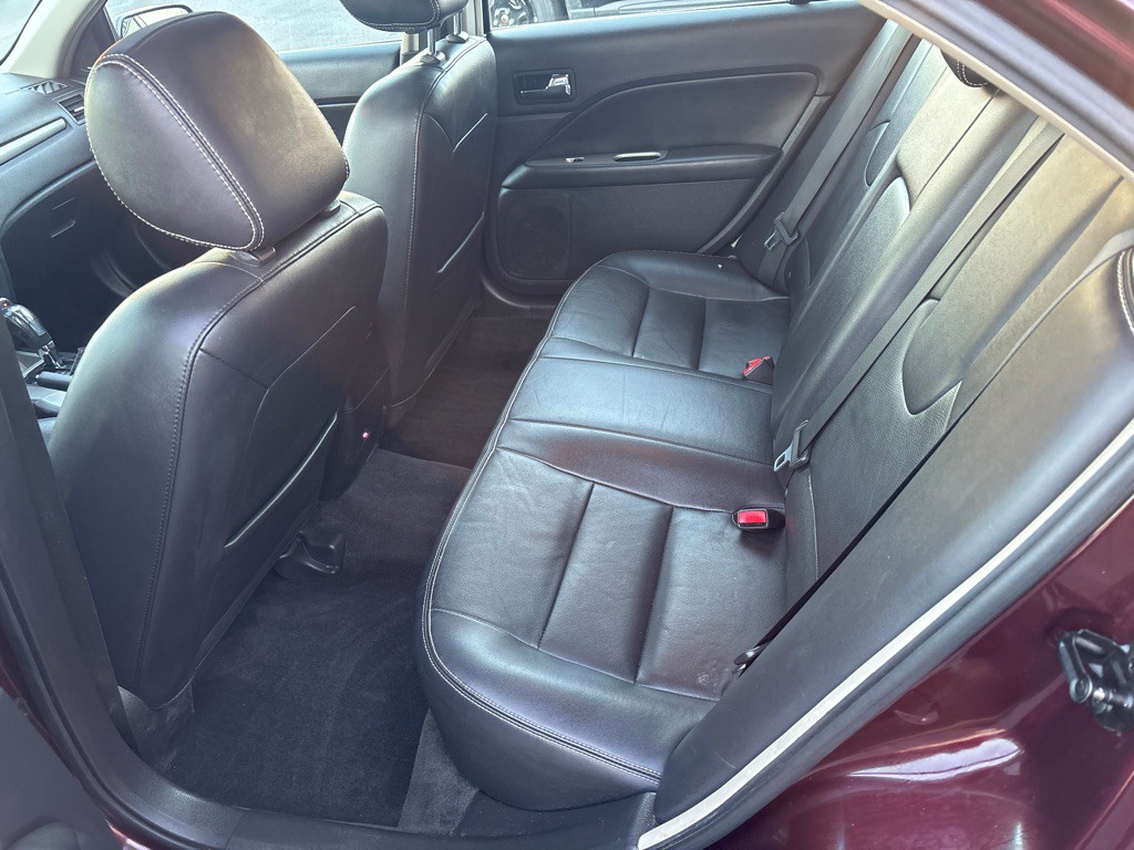 2011 Ford Fusion Image 25