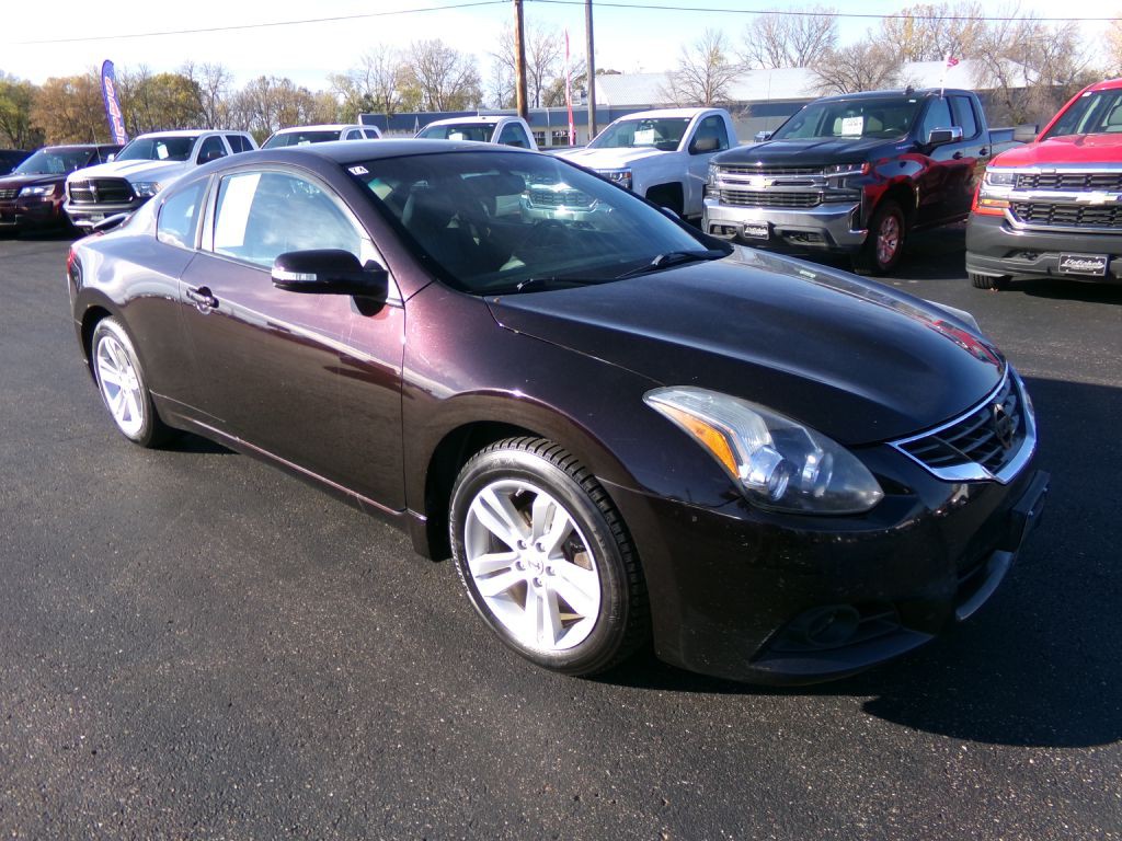 2010 Nissan Altima Image 1