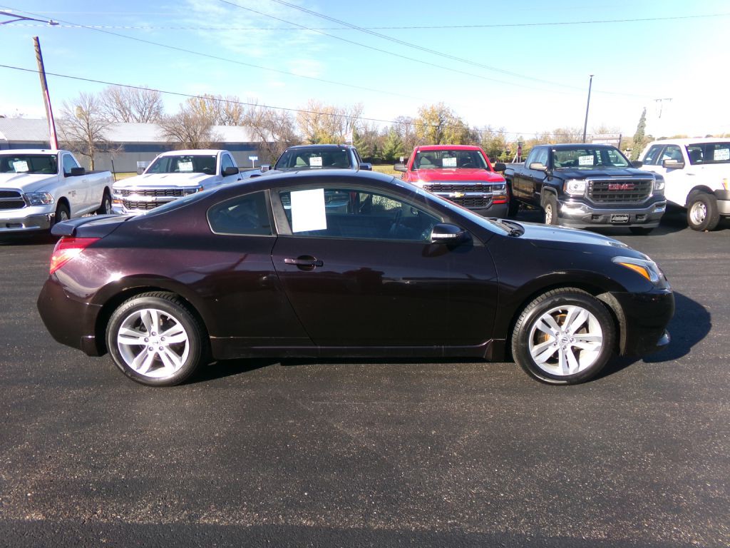 2010 Nissan Altima Image 2