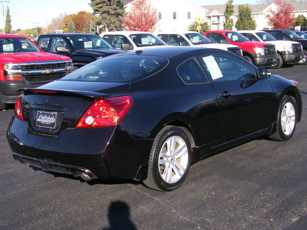 2010 Nissan Altima Image 3