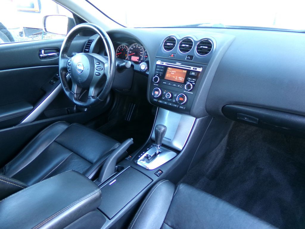 2010 Nissan Altima Image 32