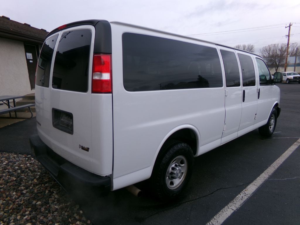 2019 Chevrolet Express Image 3