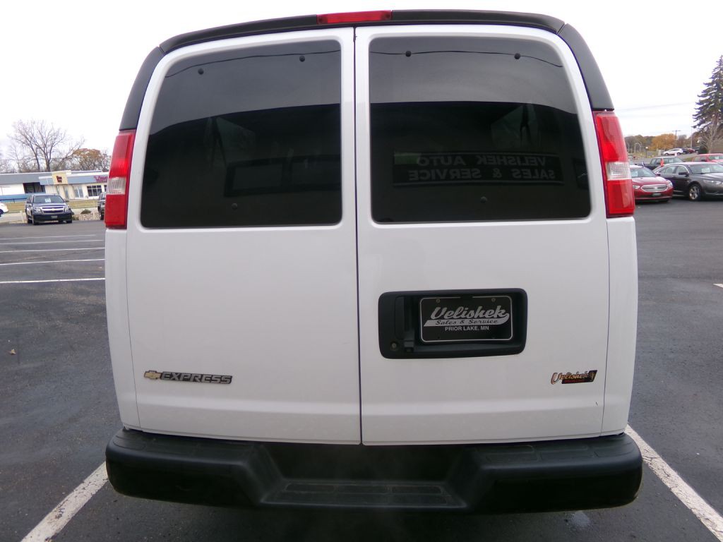 2019 Chevrolet Express Image 4