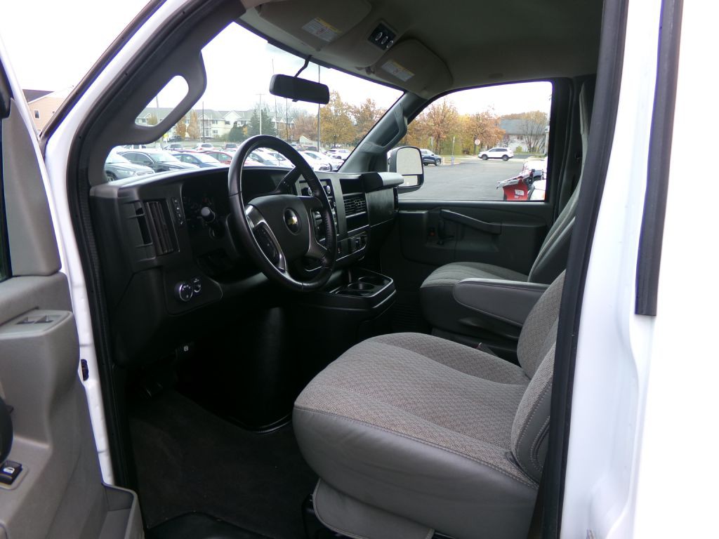 2019 Chevrolet Express Image 9