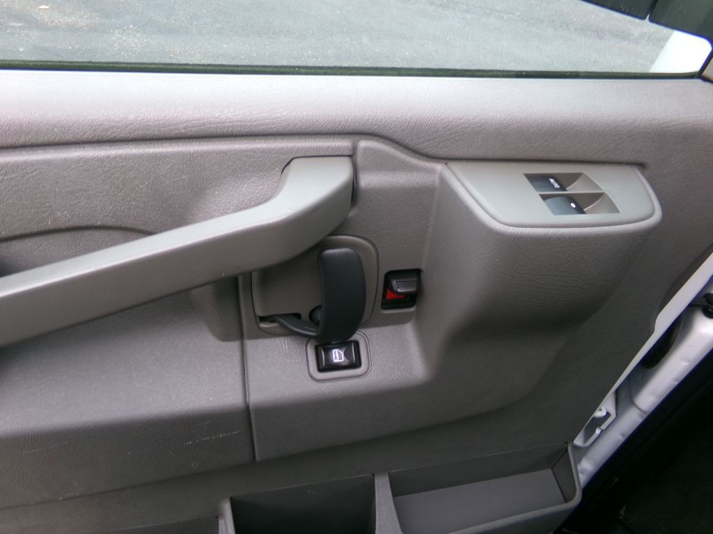 2019 Chevrolet Express Image 10