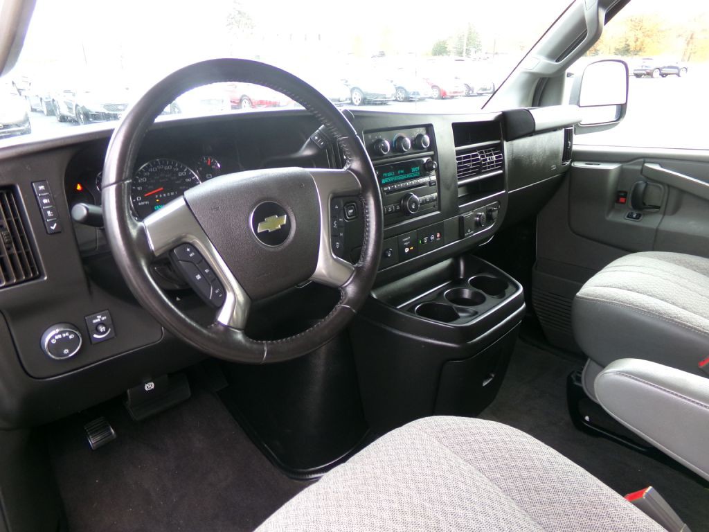 2019 Chevrolet Express Image 12