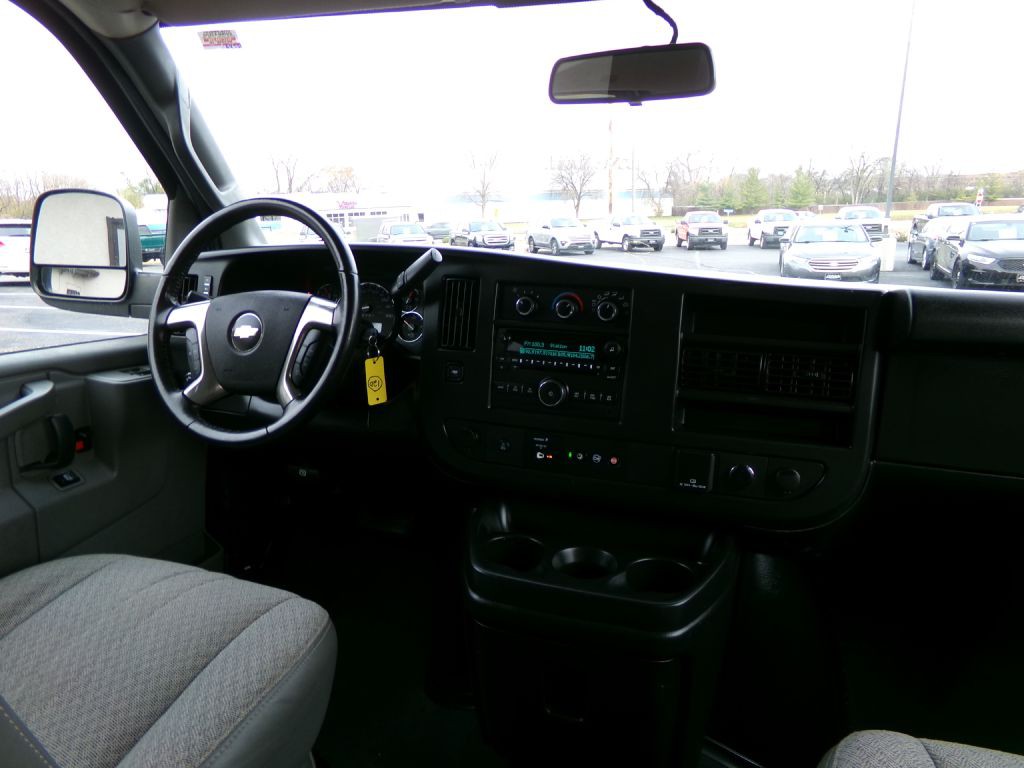 2019 Chevrolet Express Image 24