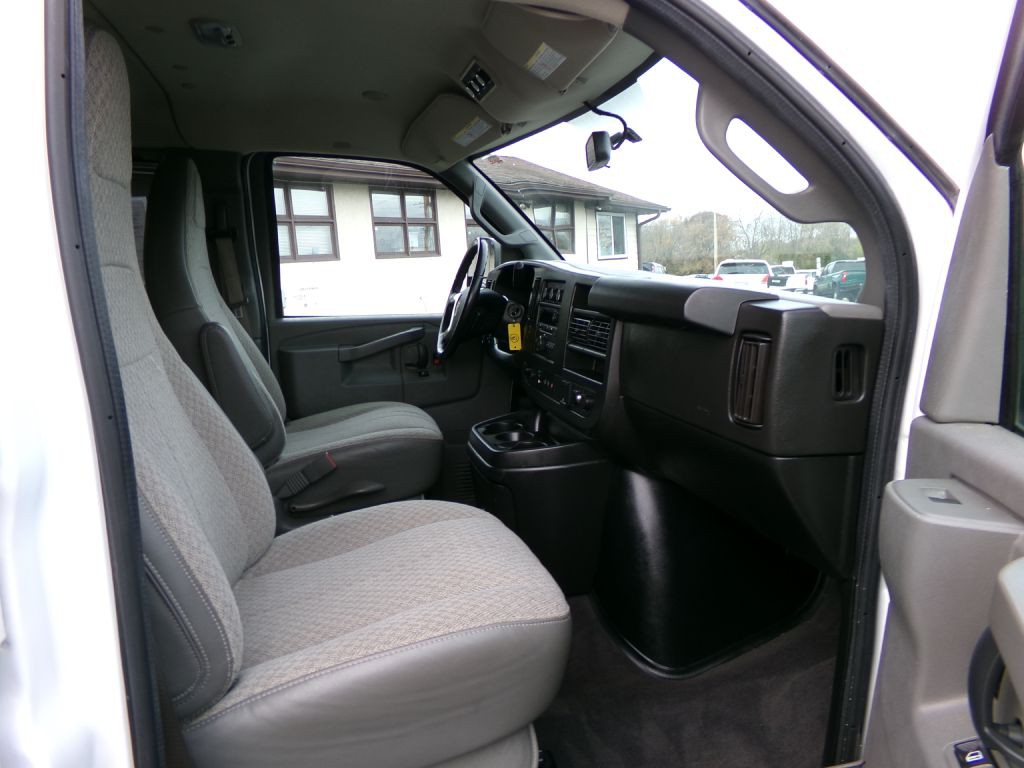 2019 Chevrolet Express Image 27