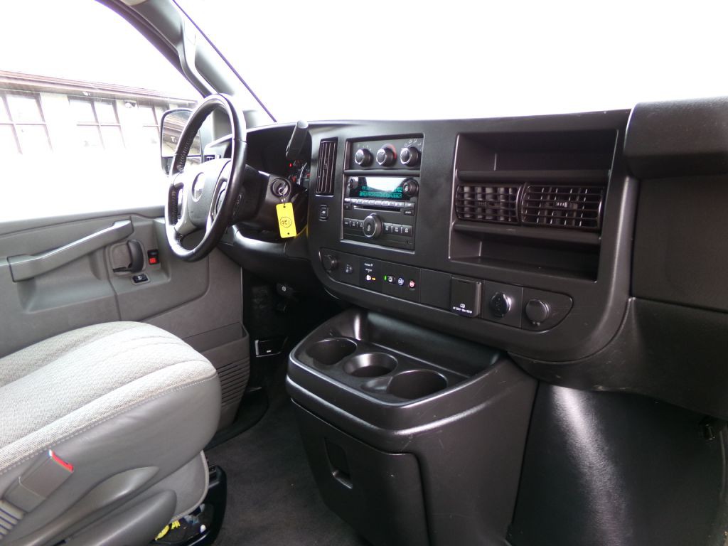 2019 Chevrolet Express Image 28