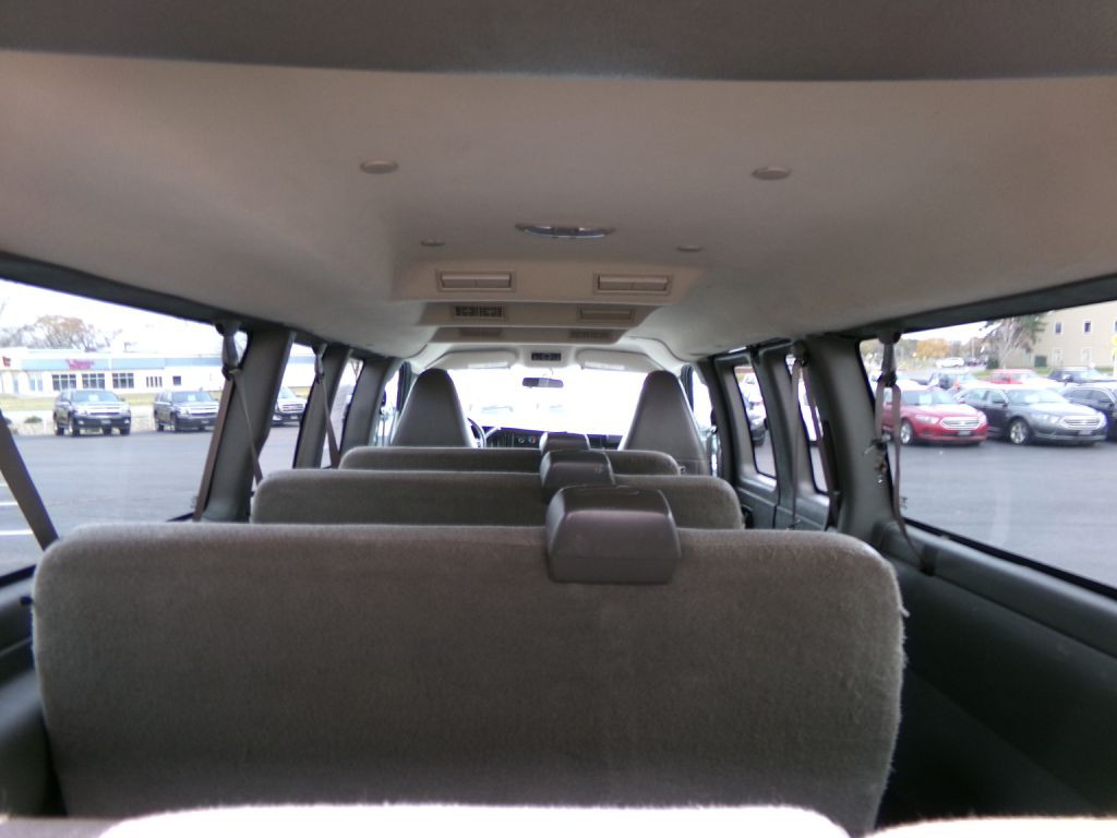 2019 Chevrolet Express Image 30