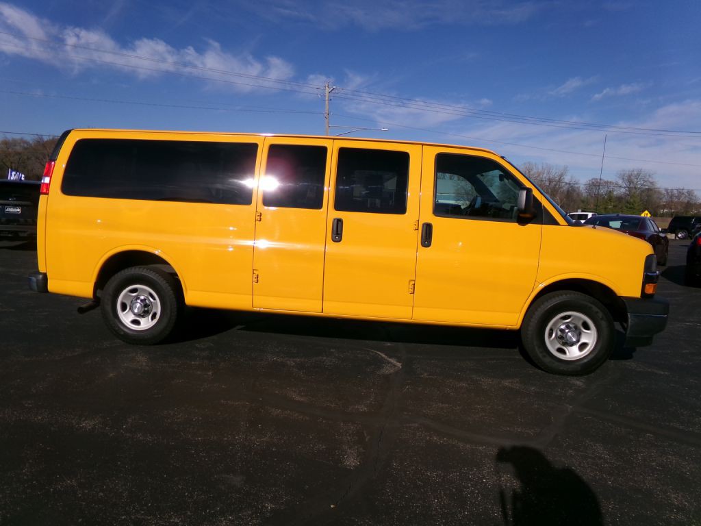 2017 Chevrolet Express Image 2