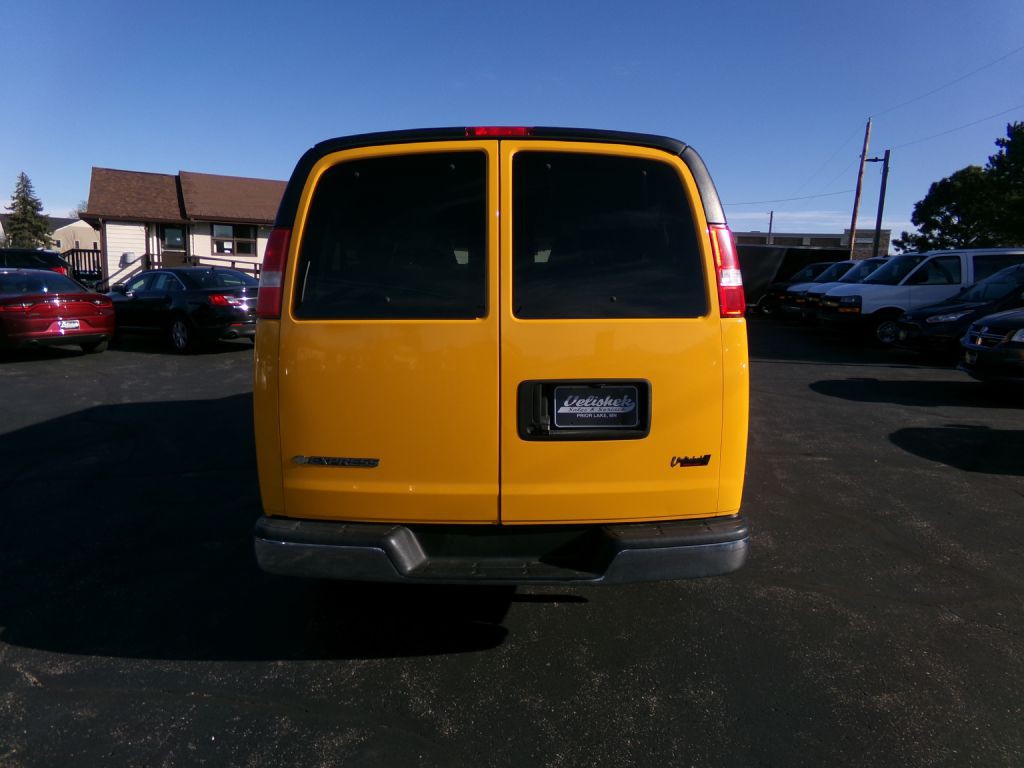 2017 Chevrolet Express Image 5