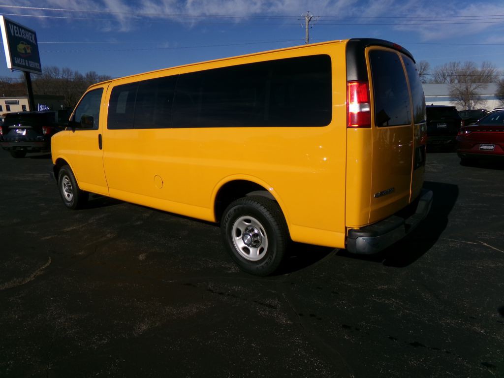 2017 Chevrolet Express Image 8