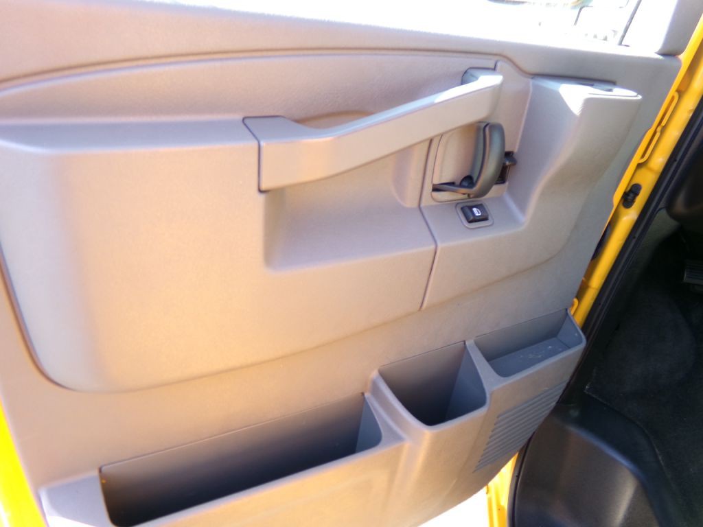 2017 Chevrolet Express Image 9