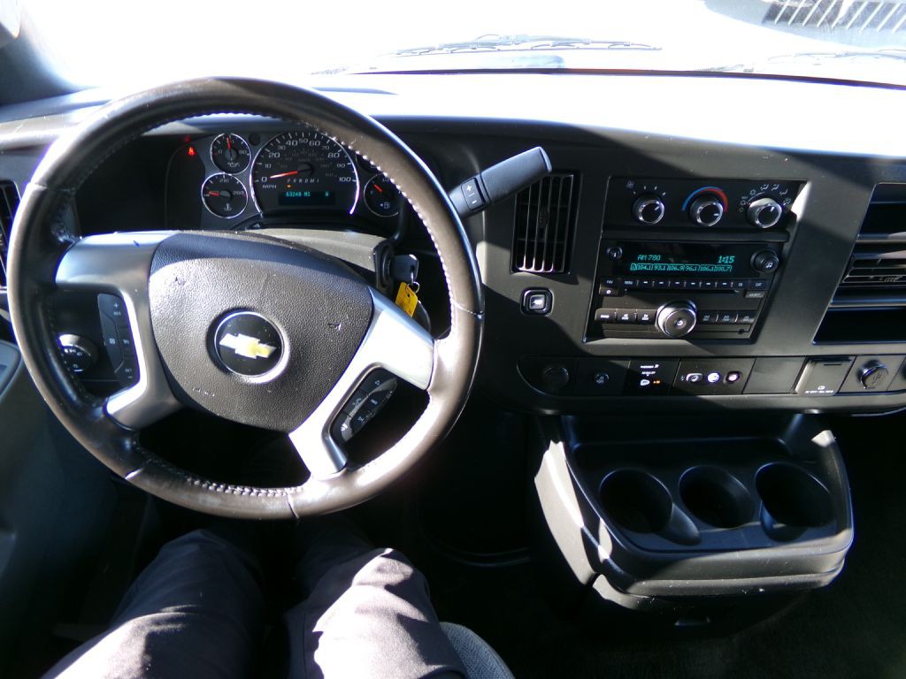 2017 Chevrolet Express Image 12