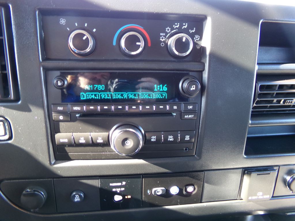 2017 Chevrolet Express Image 17