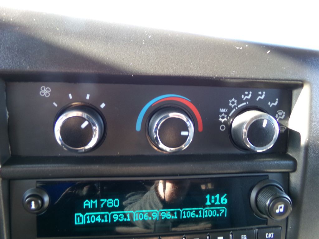 2017 Chevrolet Express Image 18