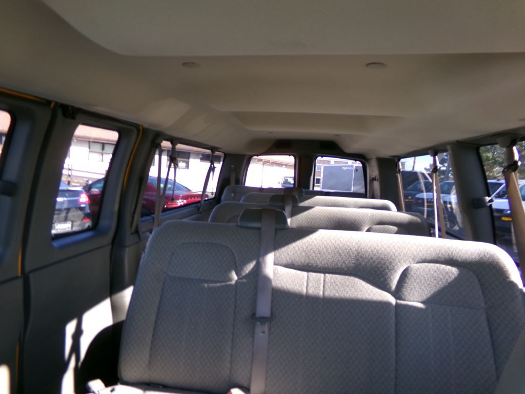 2017 Chevrolet Express Image 28