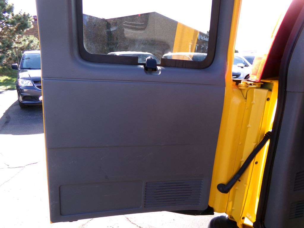 2017 Chevrolet Express Image 29