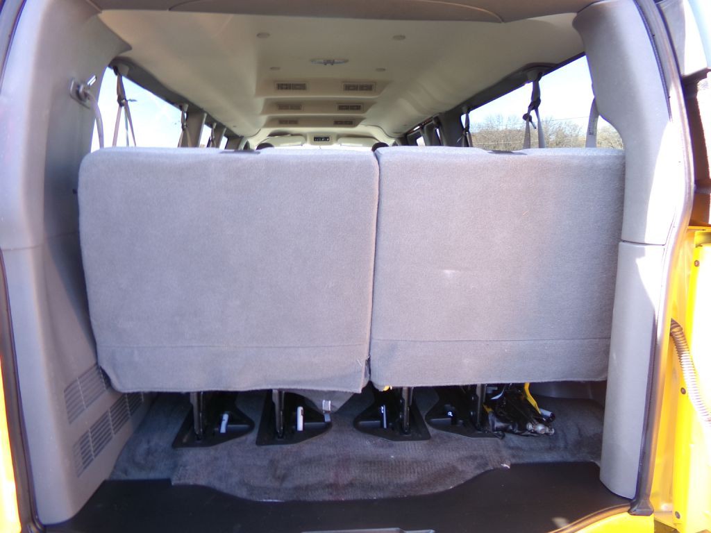 2017 Chevrolet Express Image 31