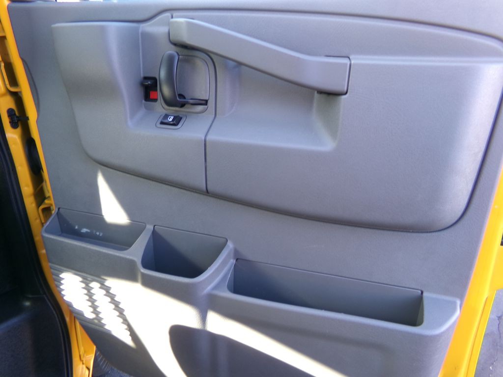 2017 Chevrolet Express Image 32