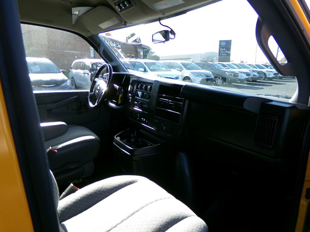 2017 Chevrolet Express Image 34