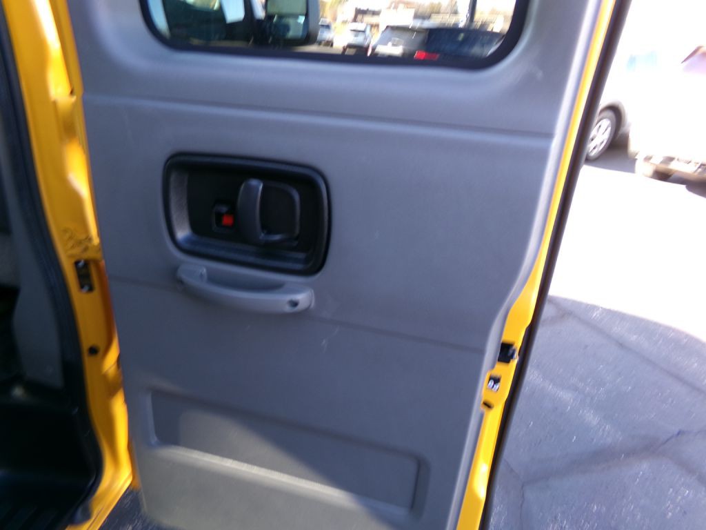 2017 Chevrolet Express Image 35