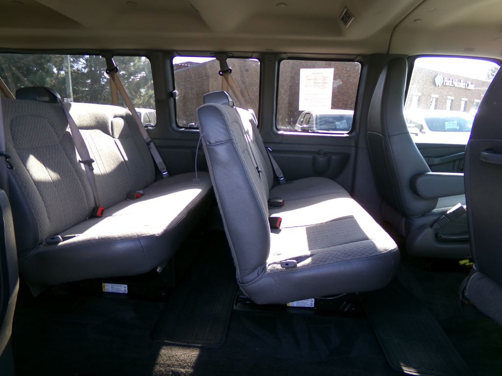 2017 Chevrolet Express Image 37