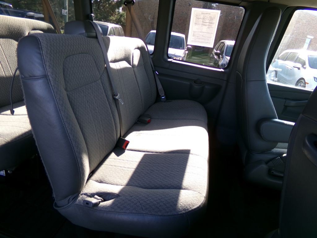 2017 Chevrolet Express Image 38