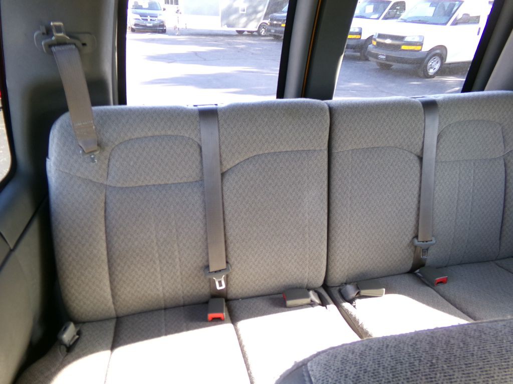 2017 Chevrolet Express Image 41