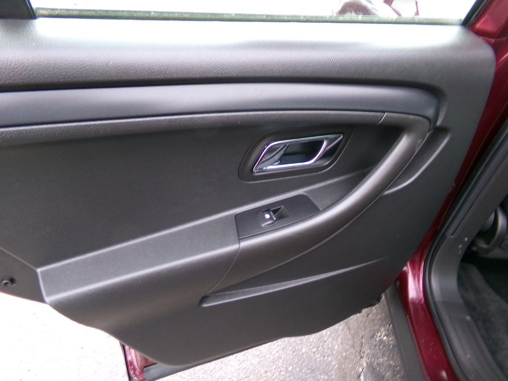 2017 Ford Taurus Image 27