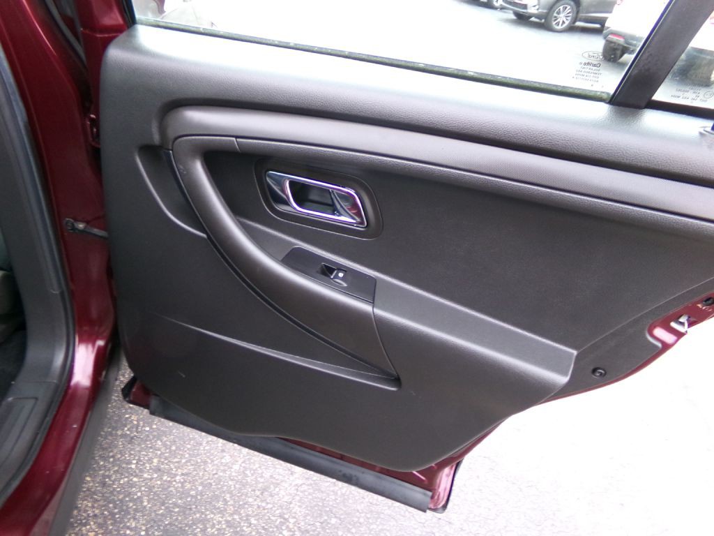 2017 Ford Taurus Image 35