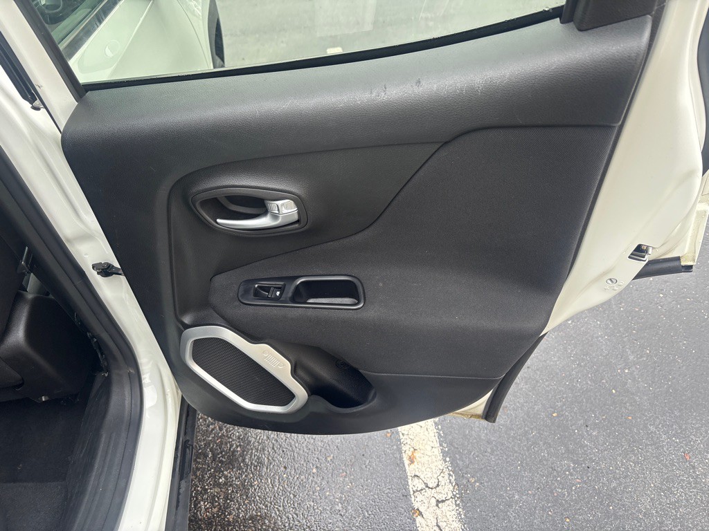 2019 Jeep Renegade Image 30