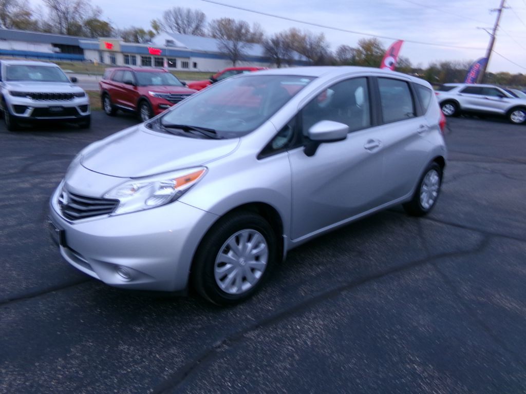 2015 Nissan Versa Image 6