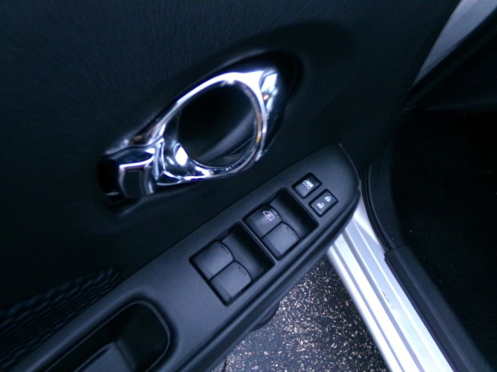 2015 Nissan Versa Image 10