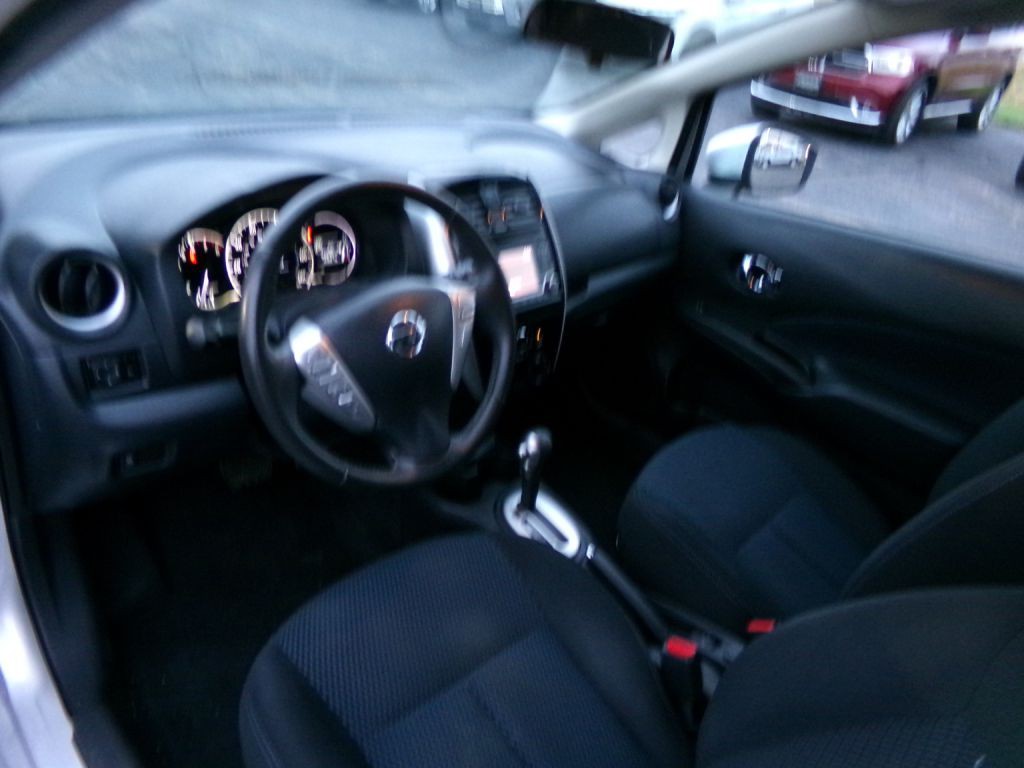 2015 Nissan Versa Image 12