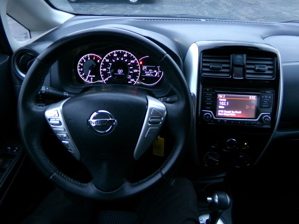 2015 Nissan Versa Image 13