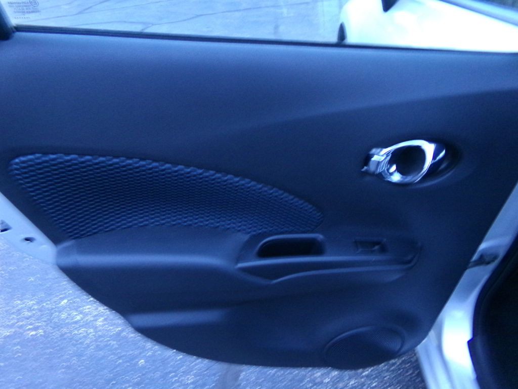 2015 Nissan Versa Image 23