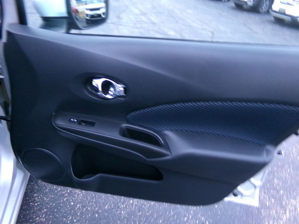 2015 Nissan Versa Image 27