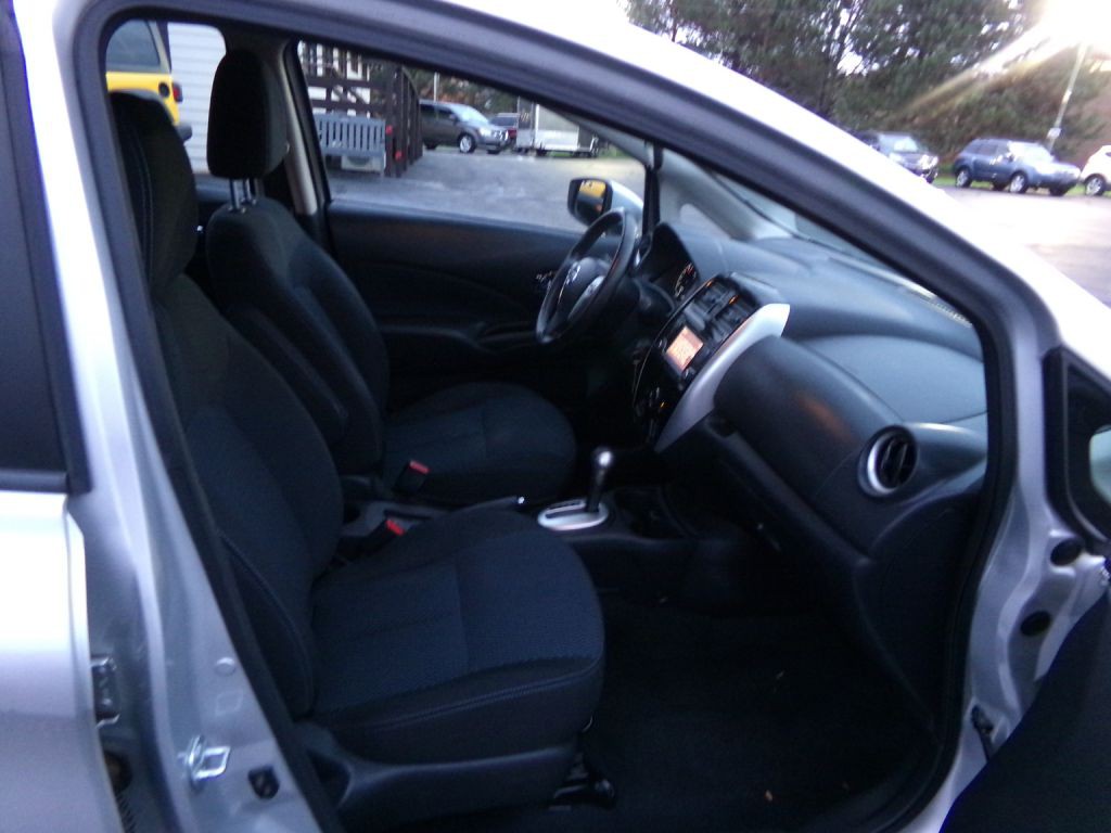 2015 Nissan Versa Image 28