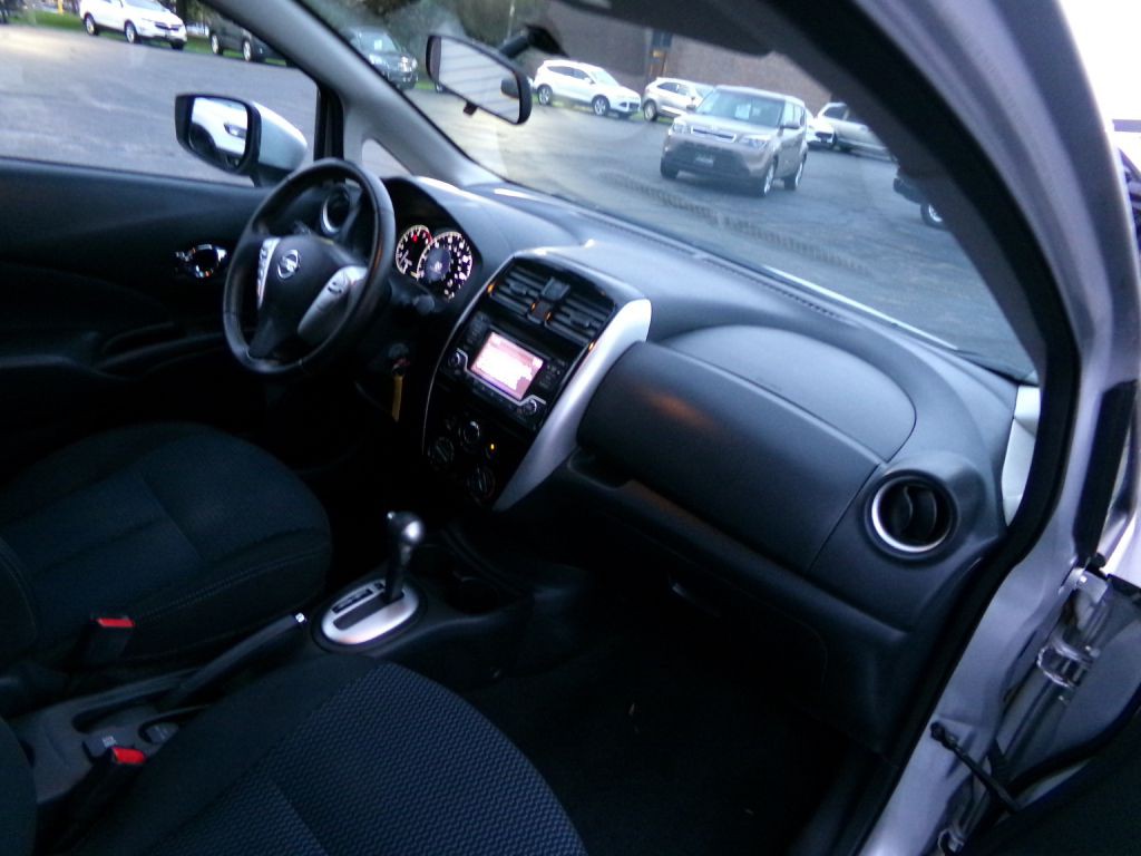 2015 Nissan Versa Image 29