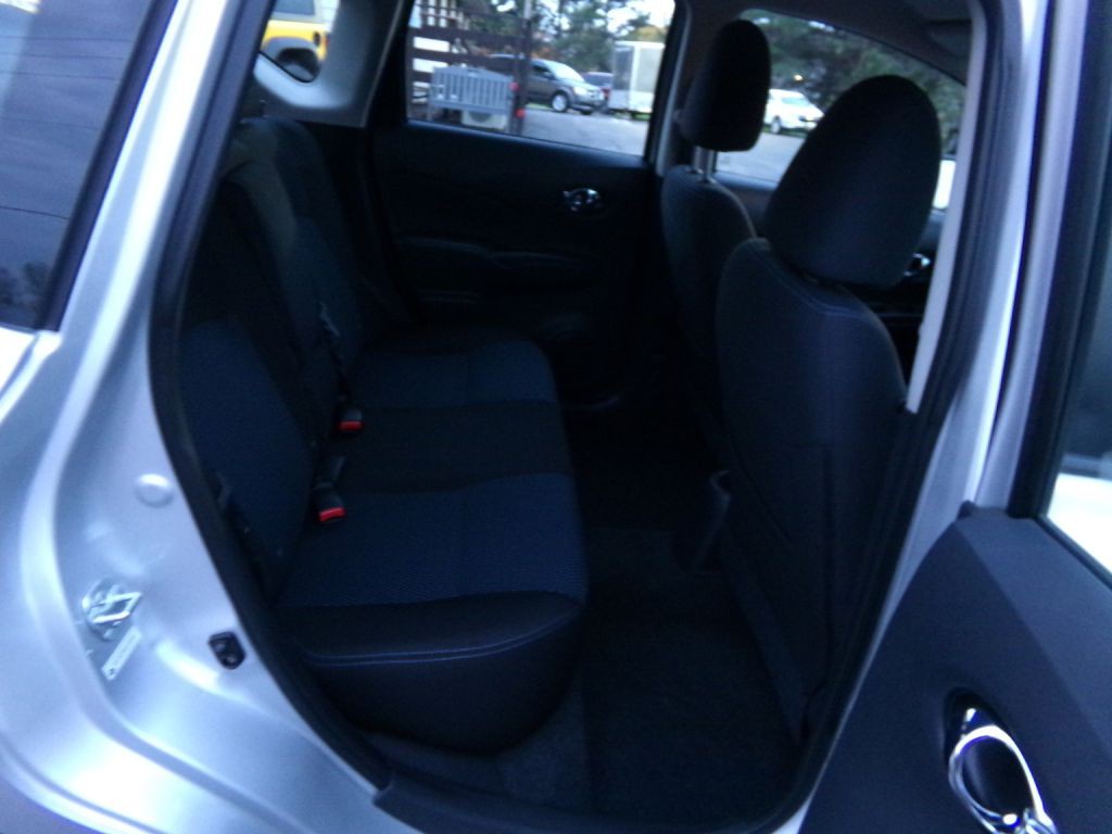 2015 Nissan Versa Image 33