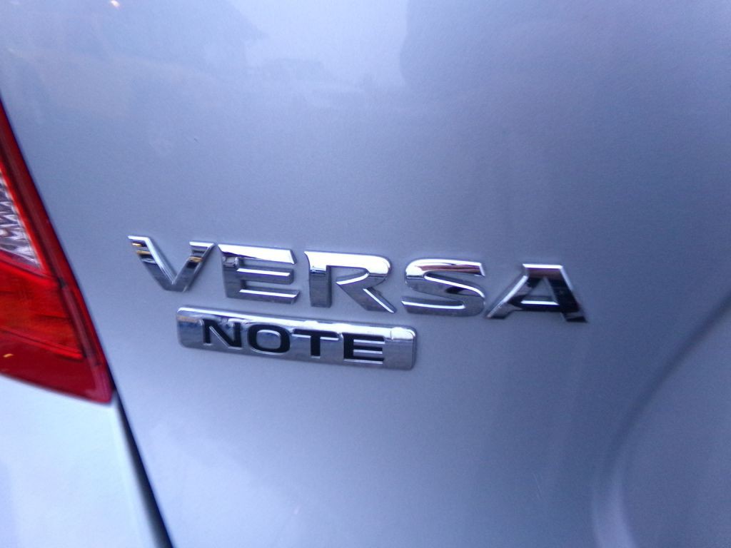 2015 Nissan Versa Image 39